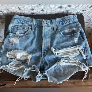 Levi's Women's Premium 501 Original Shorts size 28